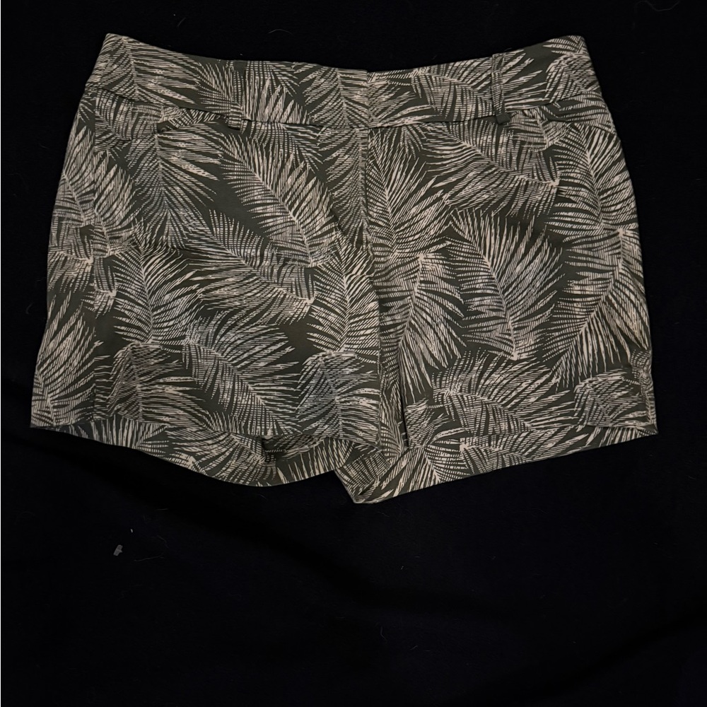 Leaf Print Women's Shorts